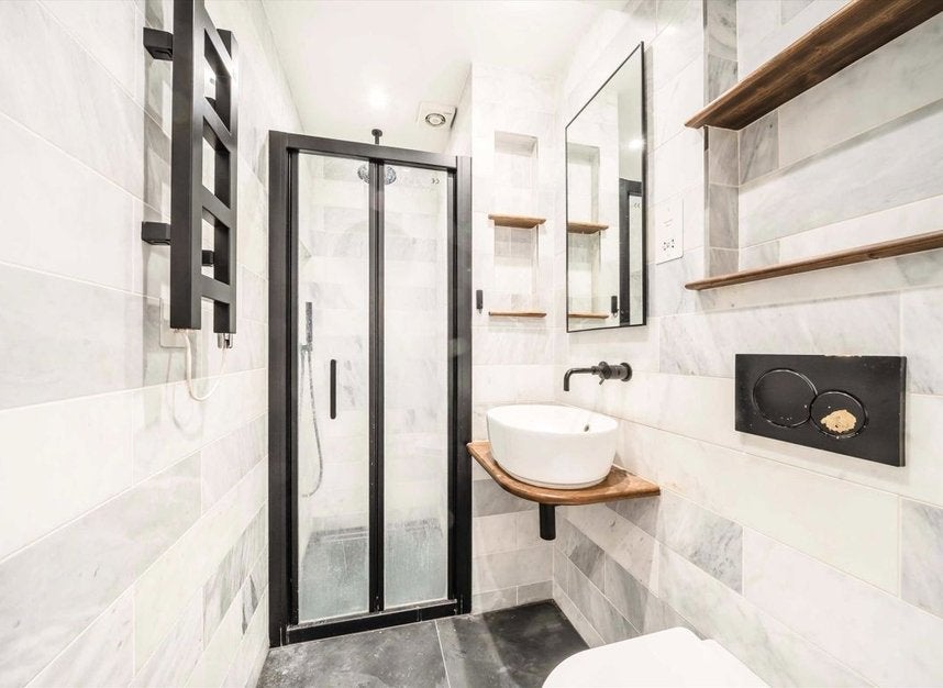 Flat Gibson Square in Greater London