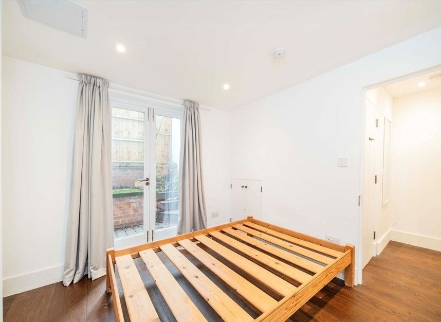 Flat Gibson Square in Greater London