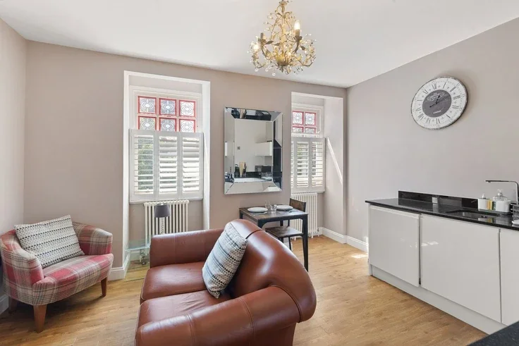 Flat Alexandra Road in Southend-on-Sea