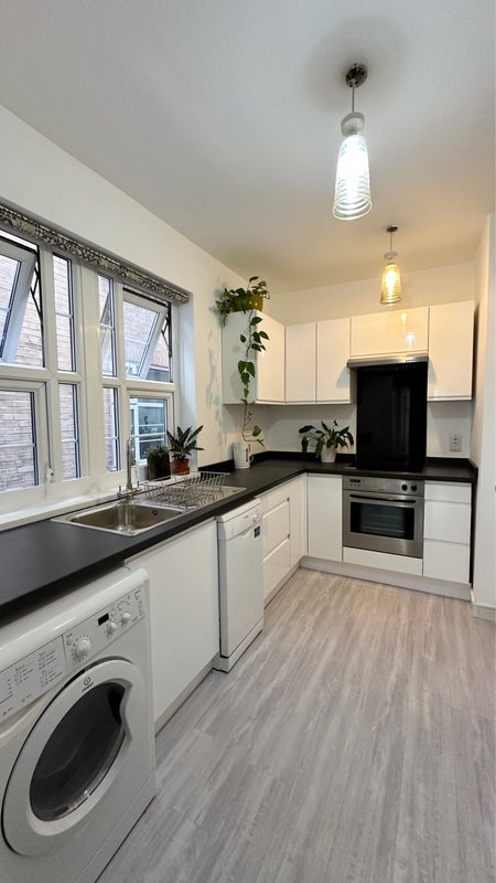 Flat Finchley Road in Greater London