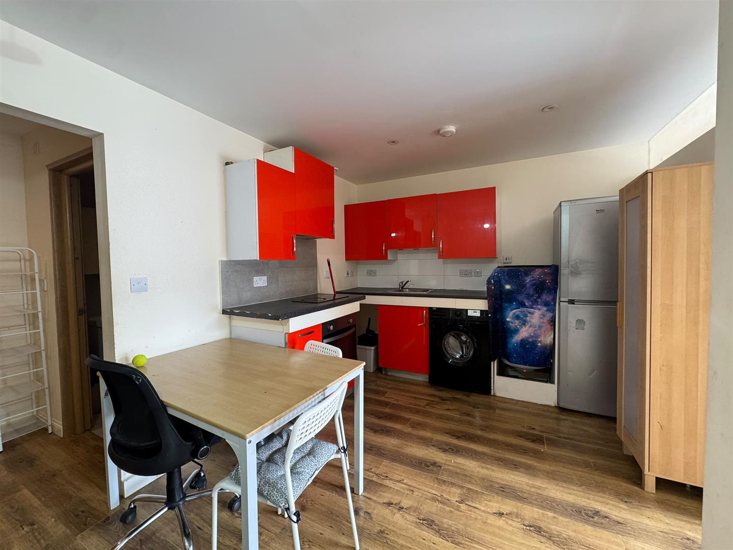 Flat Falmer Road in Greater London