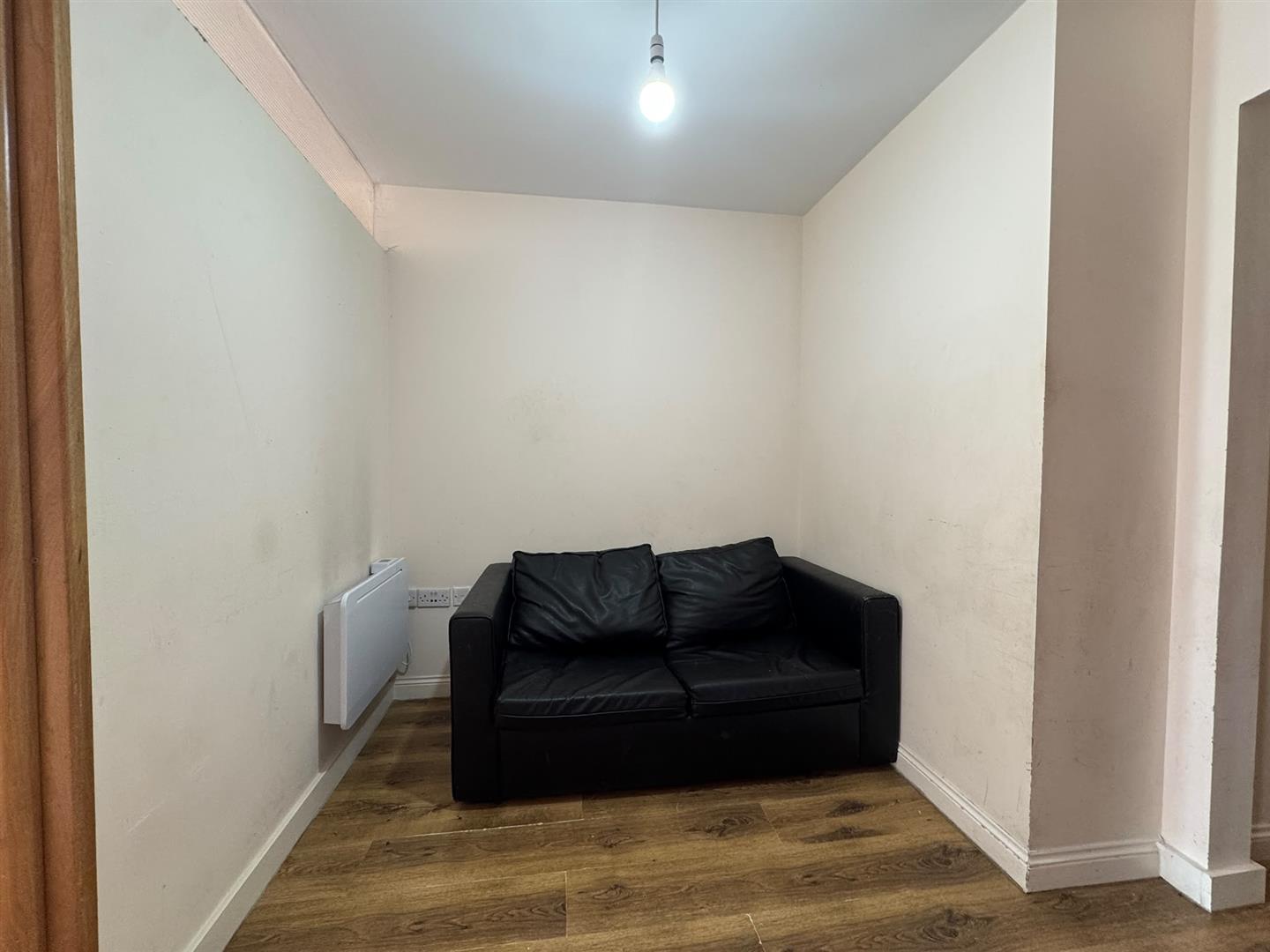 Flat Falmer Road in Greater London