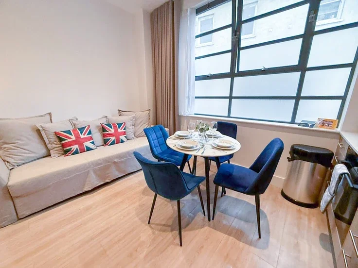 Flat Lyons Place in City of Westminster