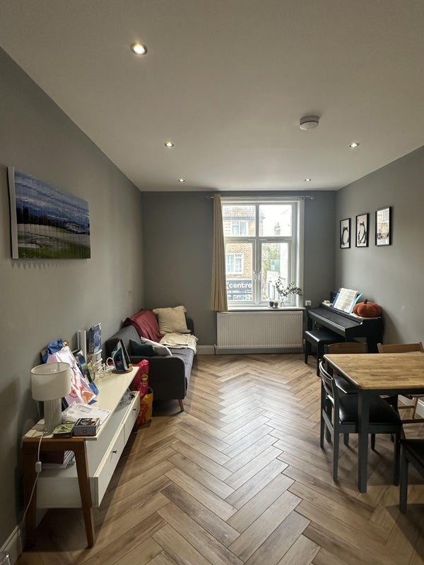 Room Battersea Rise in Greater London