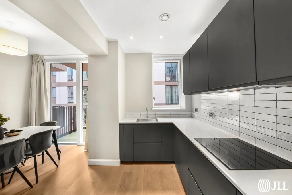 Flat Copperworks Wharf in Greater London