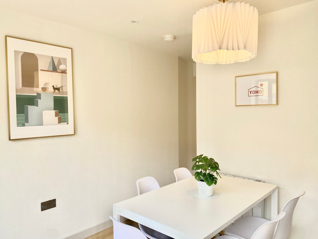 Room Buxton Street in Greater London