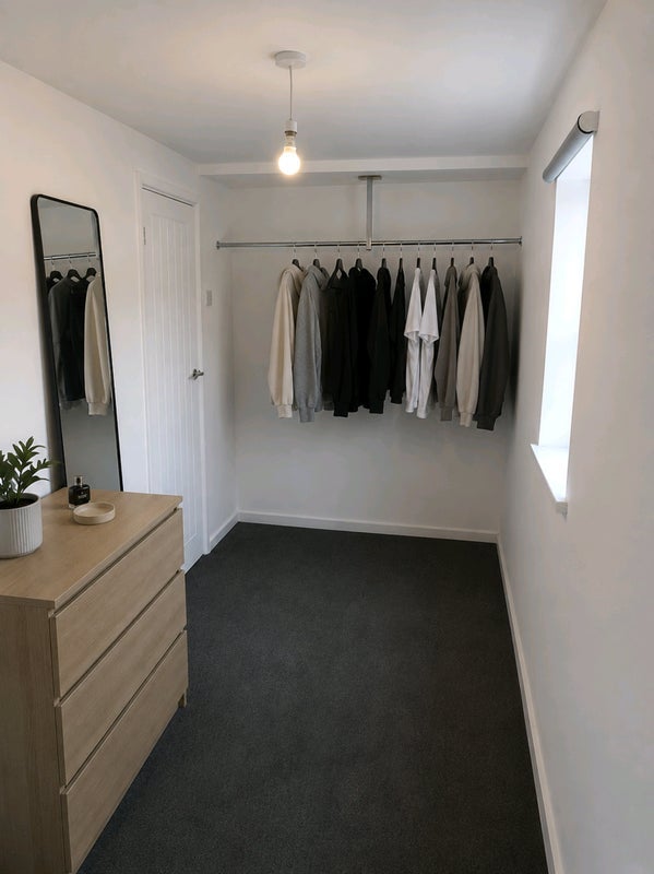 Room Longmore Road in Metropolitan Borough of Solihull