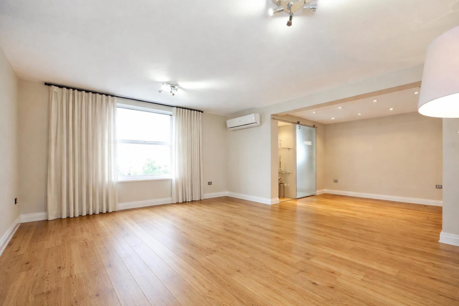 Flat Boydell Court in Greater London