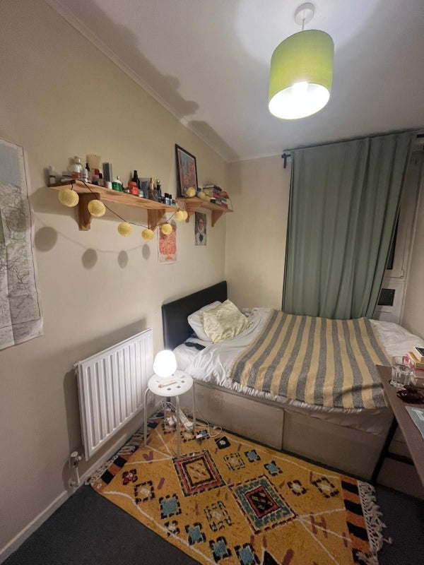 Room Fern Street in Greater London