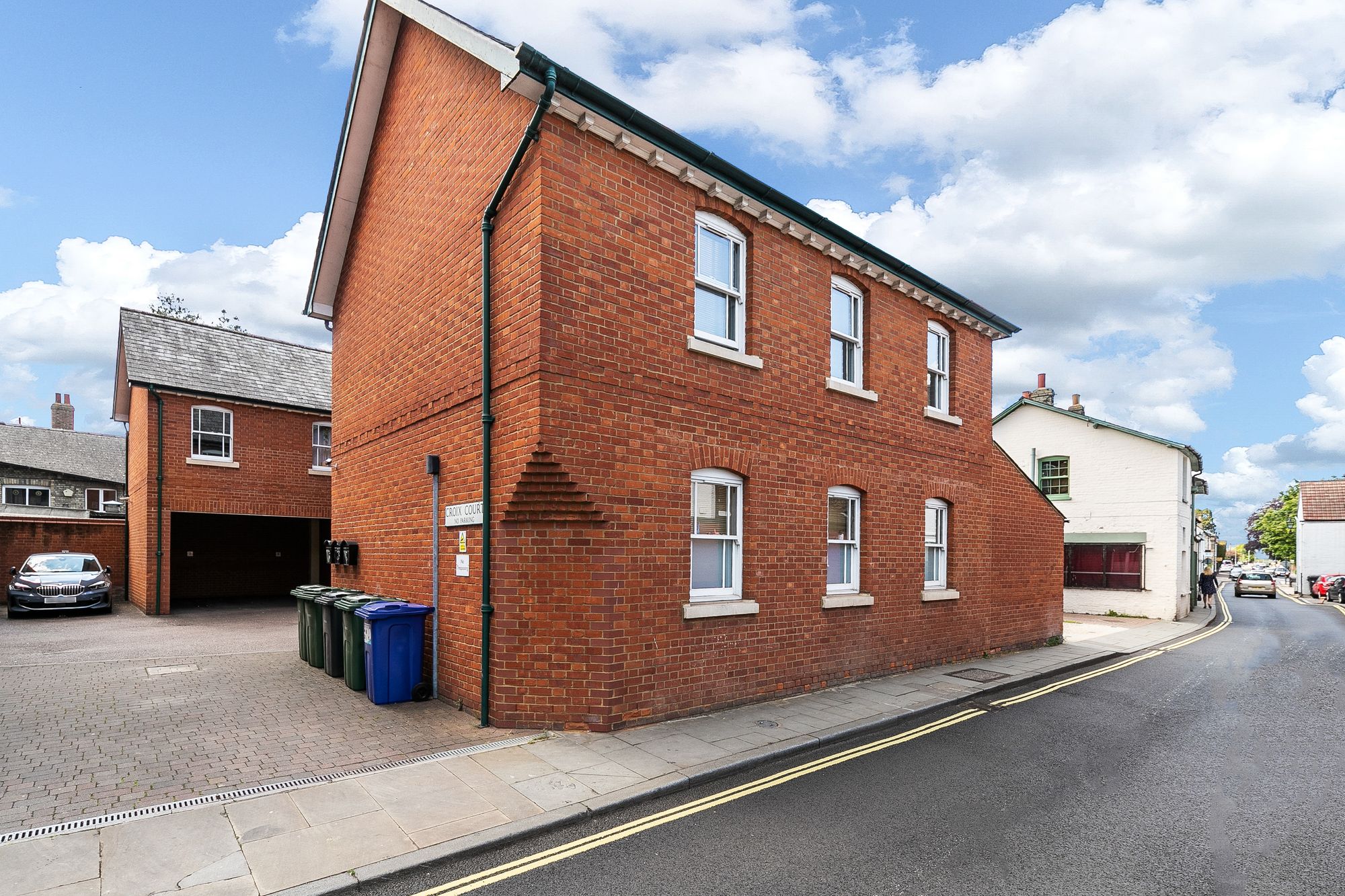 Flat Croix Court in Royston