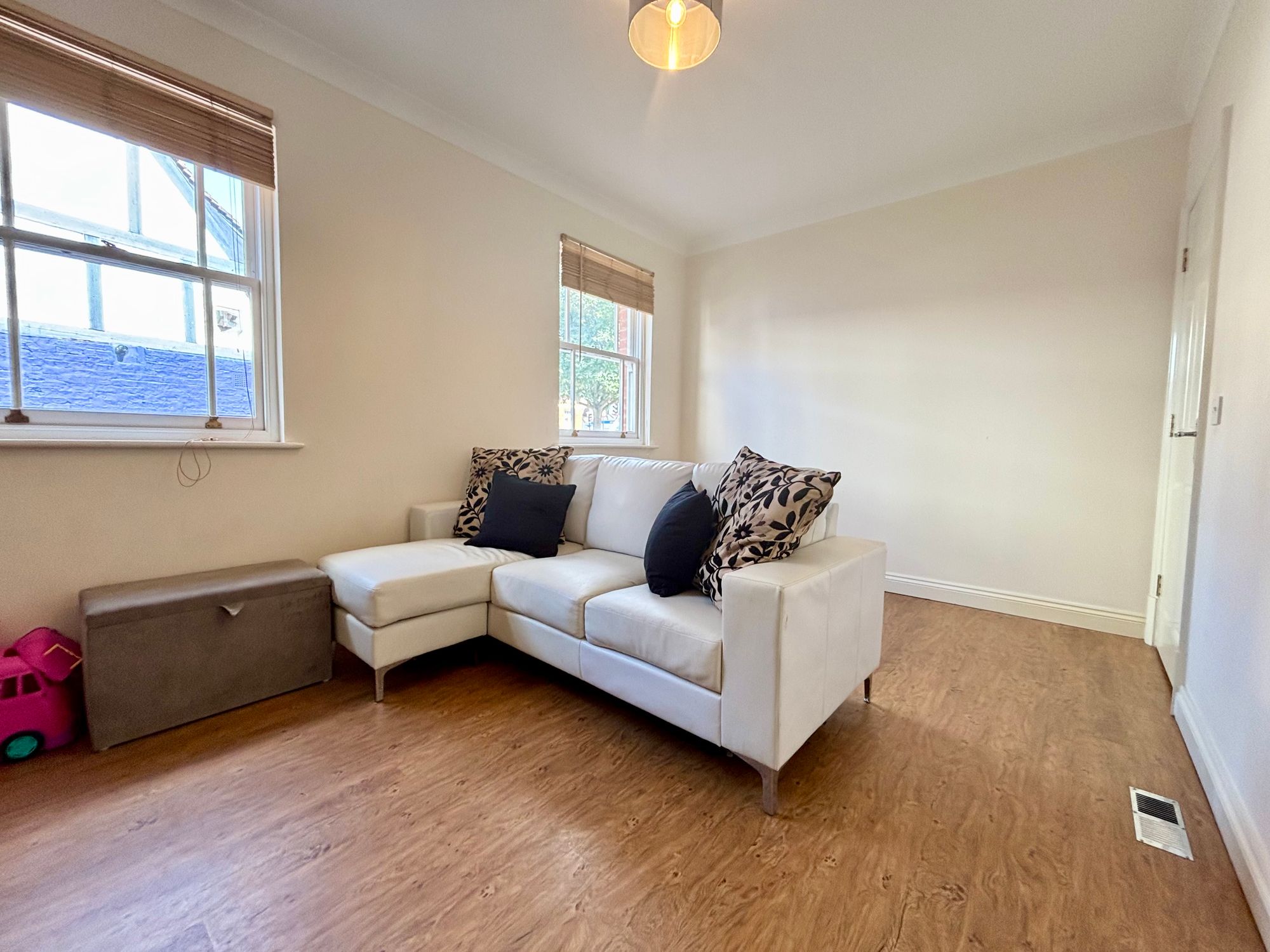 Flat Croix Court in Royston