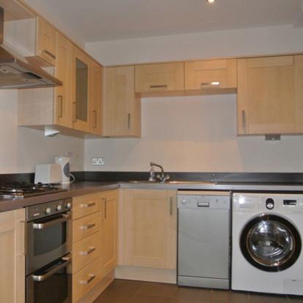Room Watkin Road in Leicester