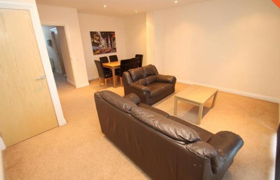 Room Watkin Road in Leicester