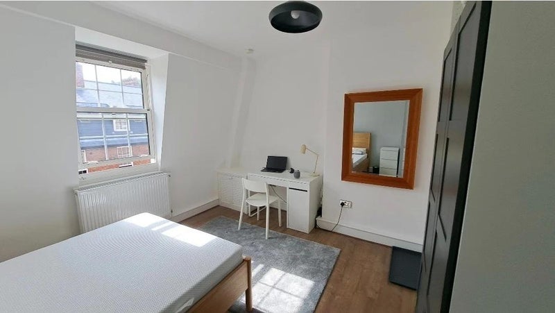 Room Artichoke Place in Greater London