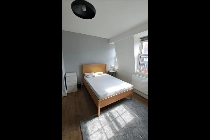 Room Artichoke Place in Greater London