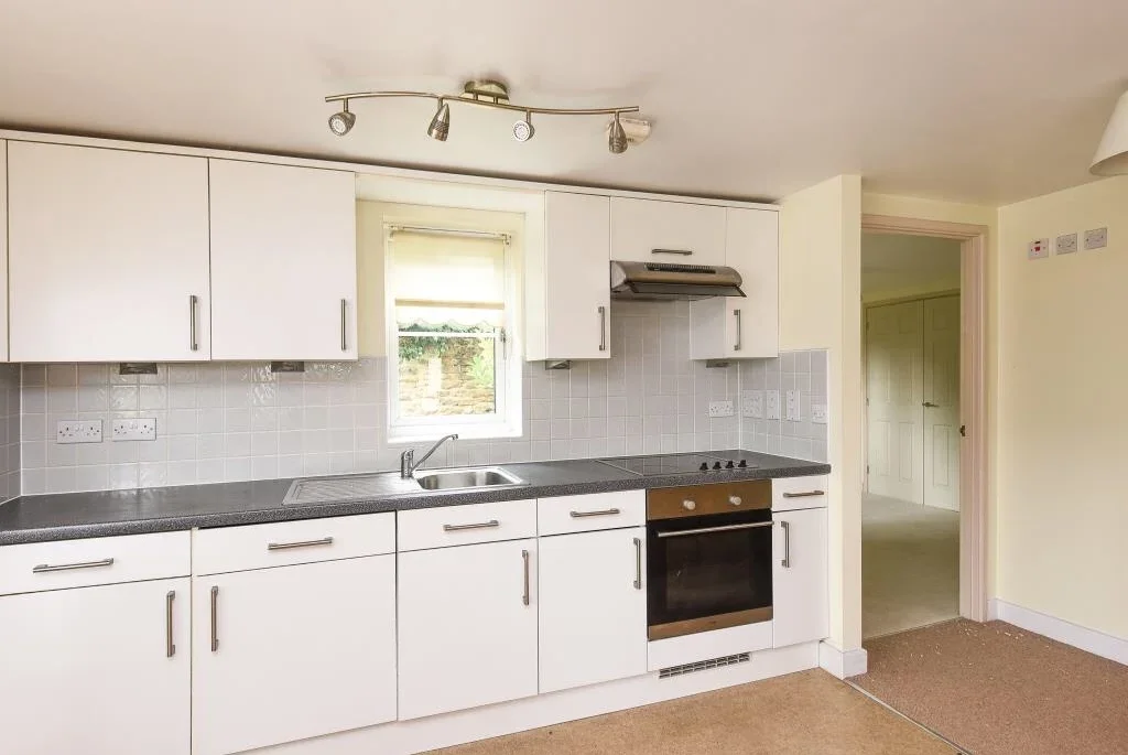 Flat Kennington Road in Vale of White Horse