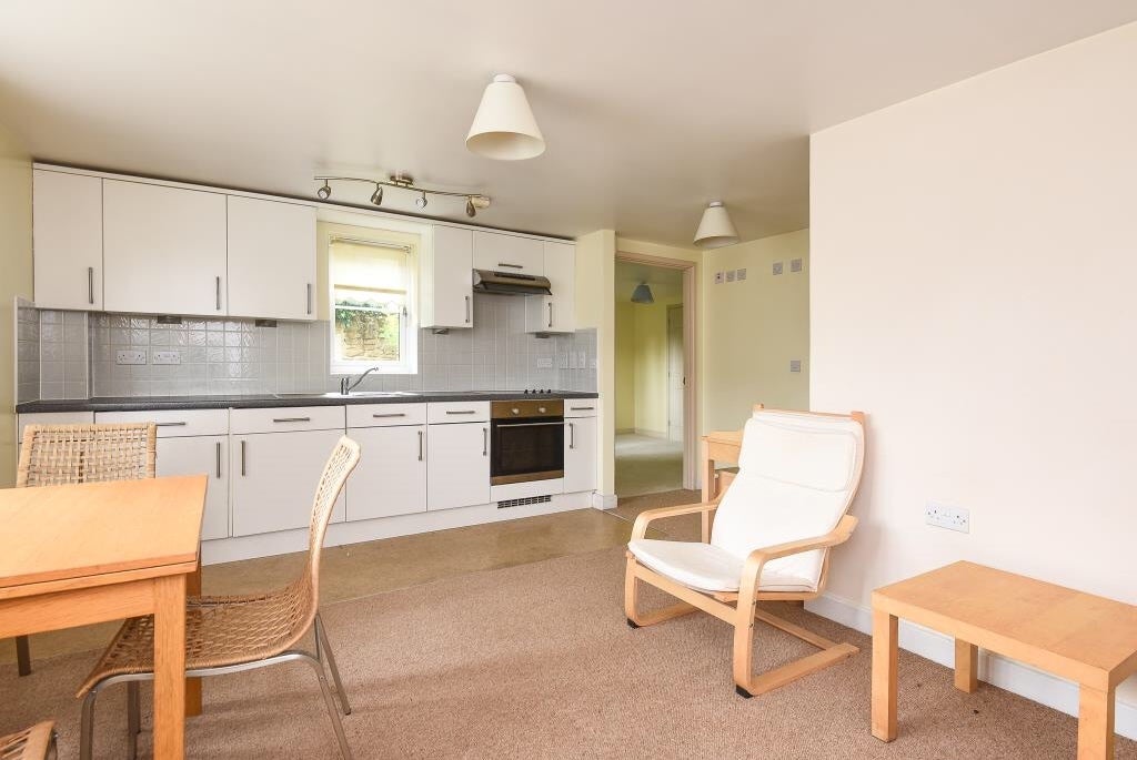 Flat Kennington Road in Vale of White Horse