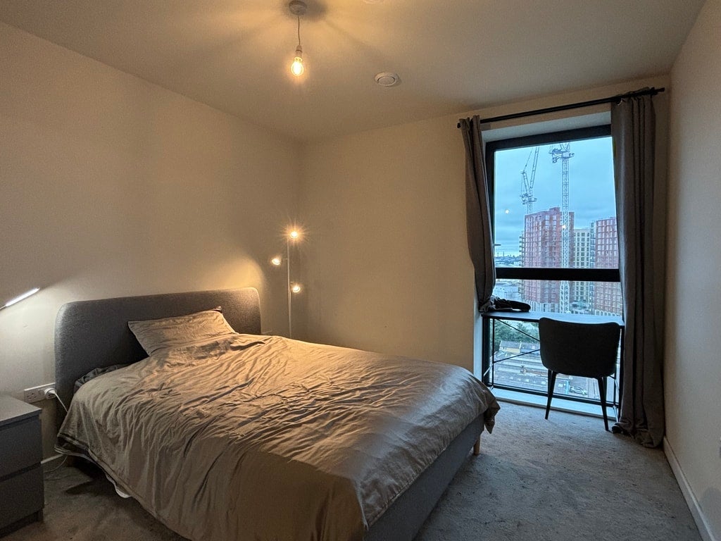 Flat Watkin Road in Greater London