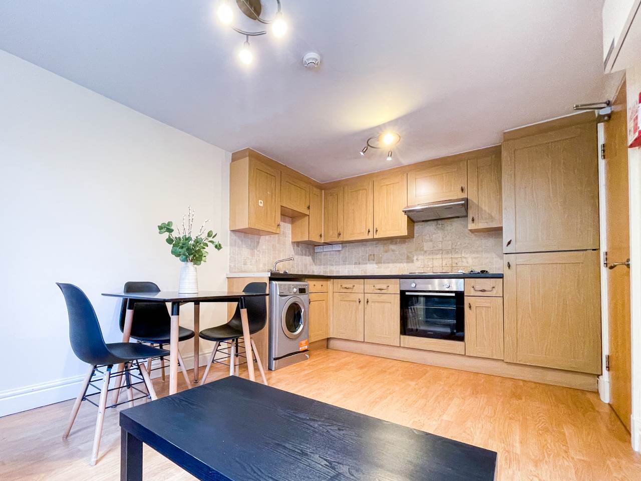 Flat Llanbleddian Gardens in Cardiff