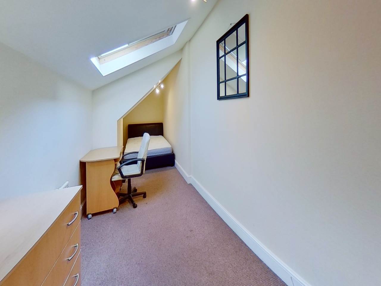 Flat Llanbleddian Gardens in Cardiff