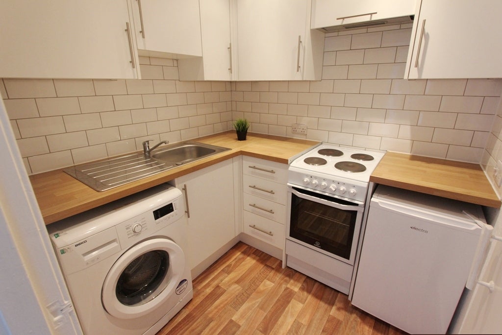 Flat Albert Street in City of Edinburgh