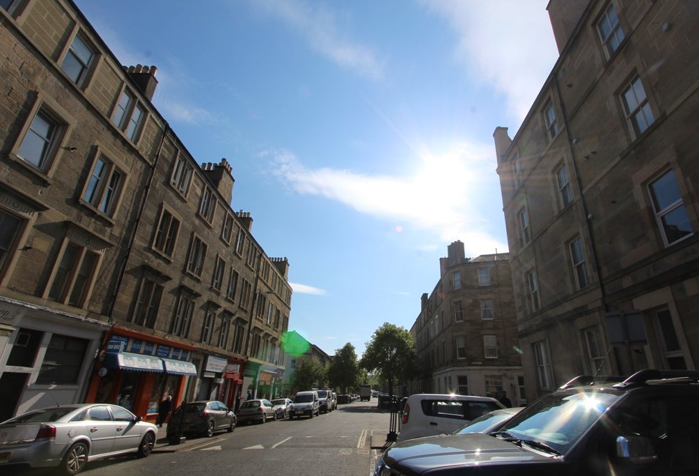 Flat Albert Street in City of Edinburgh