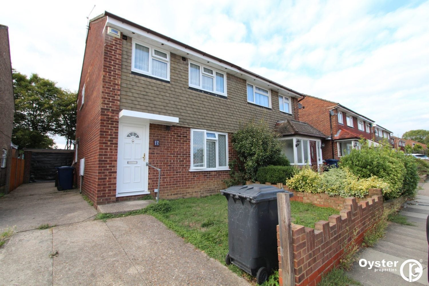 House Rivington Crescent in Greater London