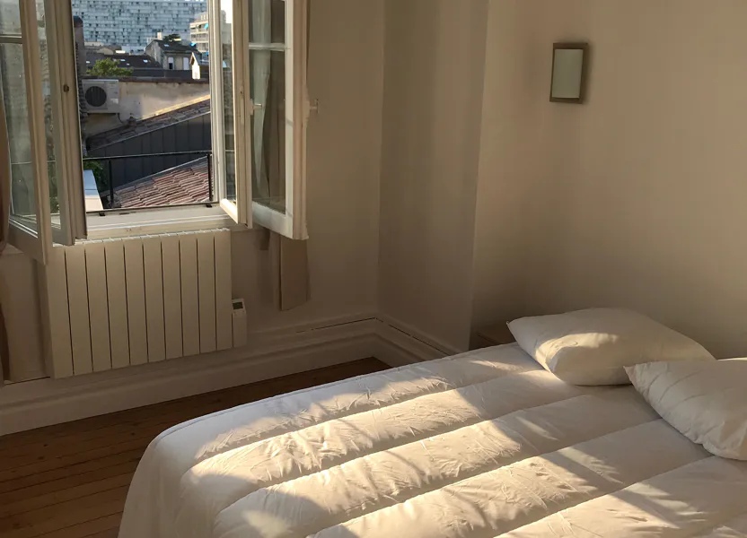 Appartement Cours Saint-Louis à Bordeaux