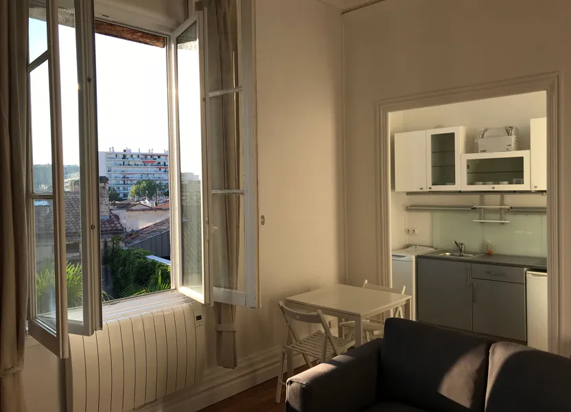 Appartement Cours Saint-Louis à Bordeaux