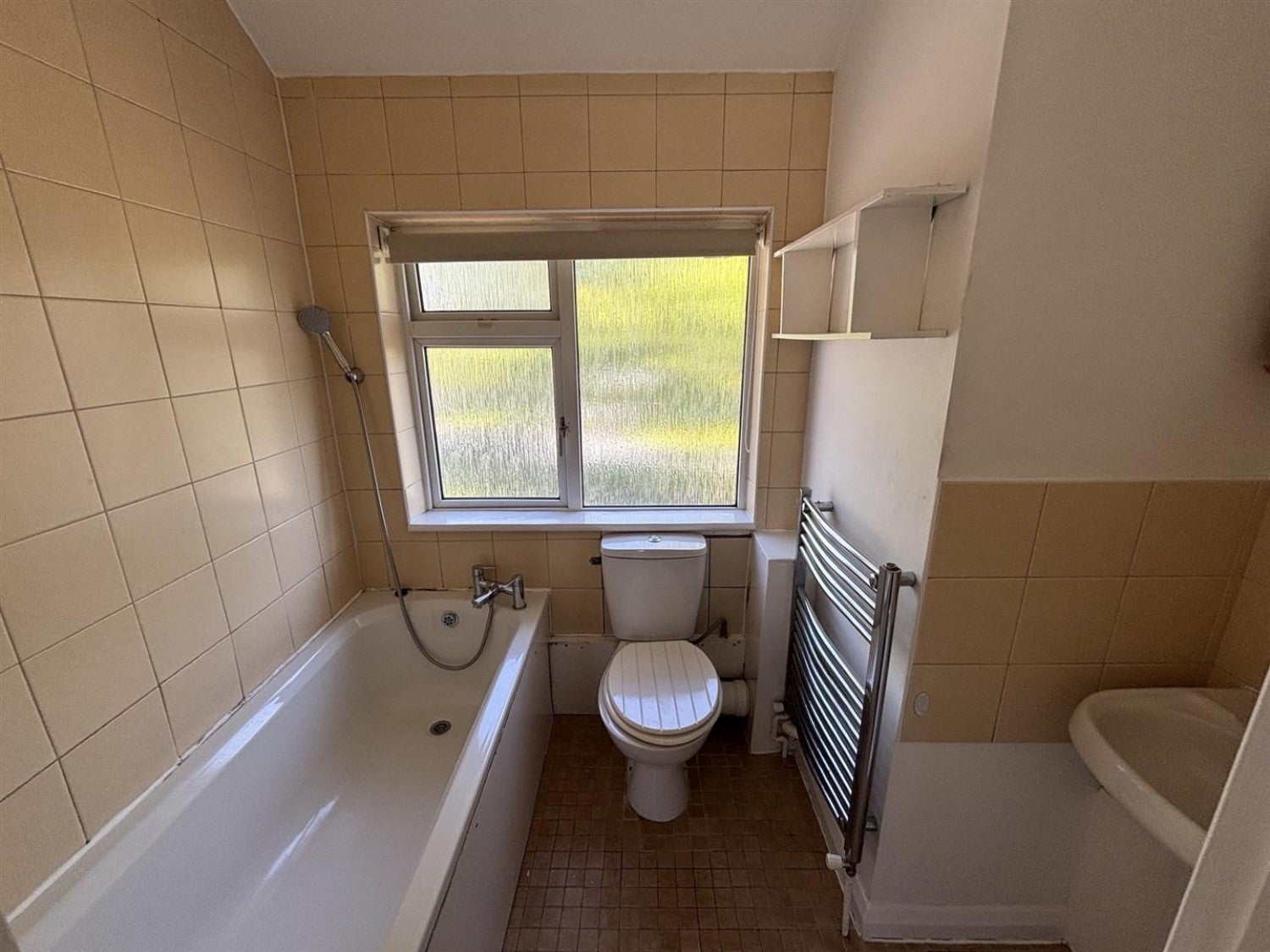 House Newcome Place in Rushmoor