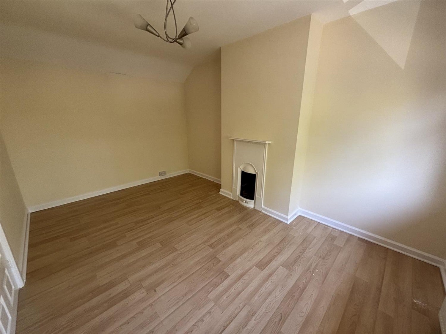 House Newcome Place in Rushmoor