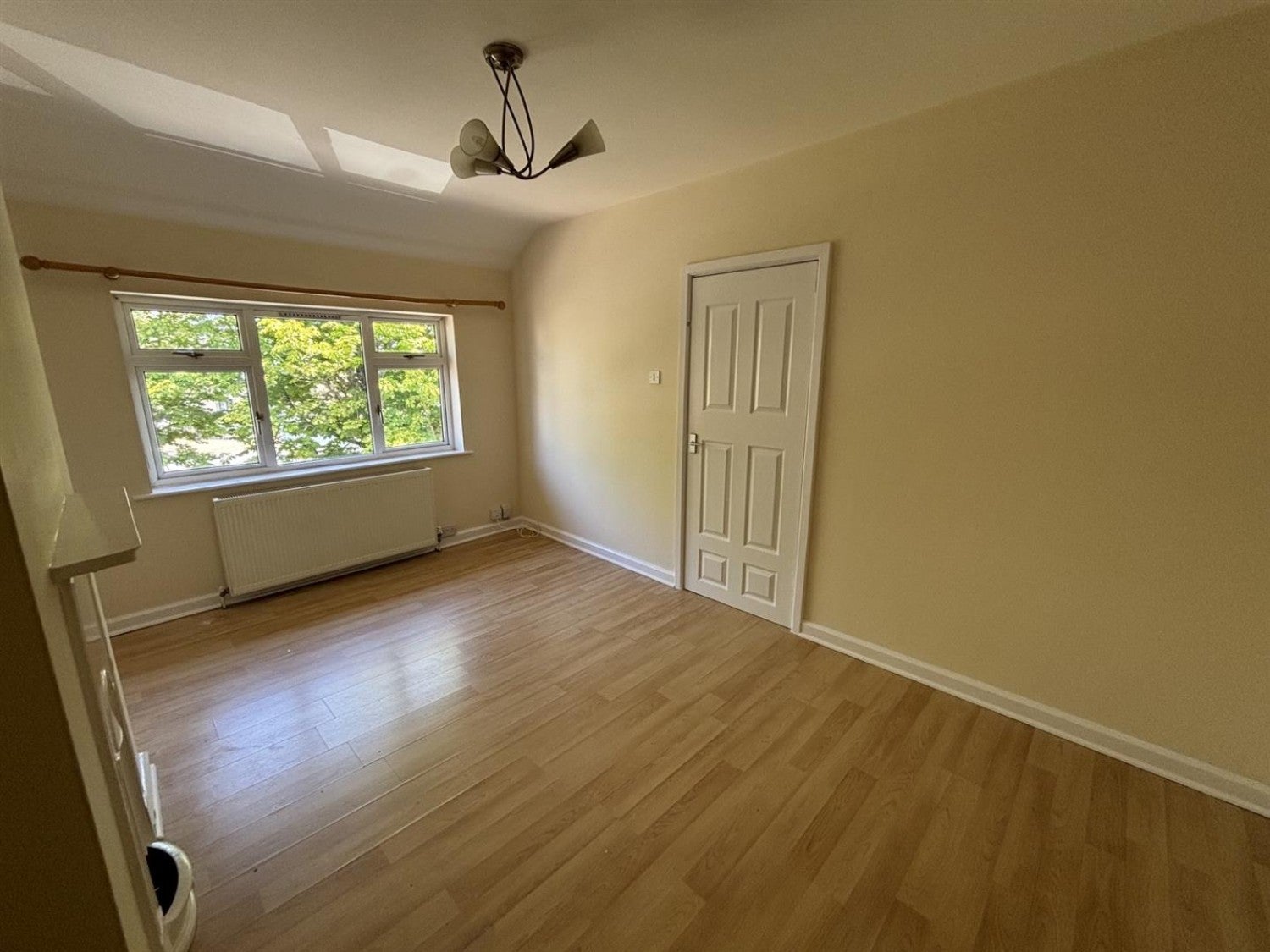 House Newcome Place in Rushmoor