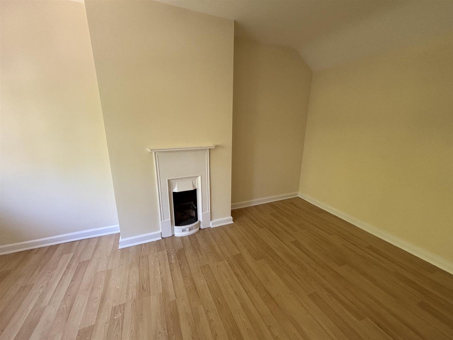House Newcome Place in Rushmoor