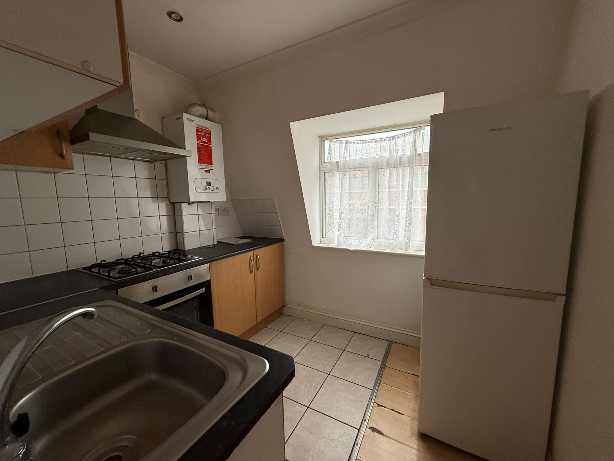 Flat Raven Row in Greater London