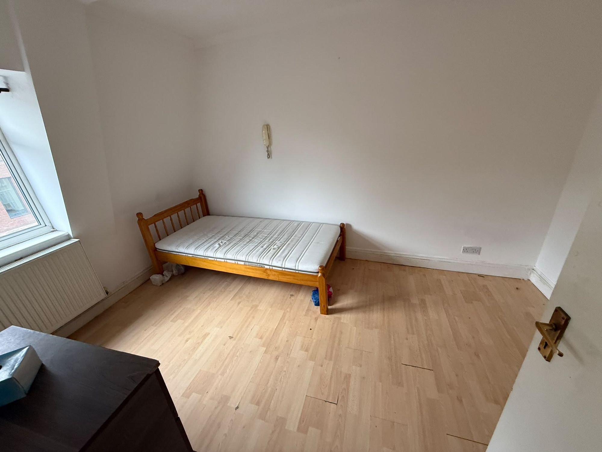 Flat Raven Row in Greater London