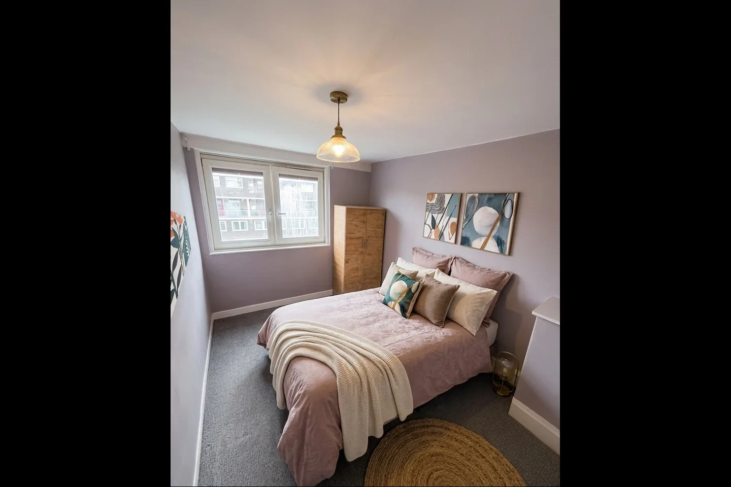 Room Barringer Square in Greater London