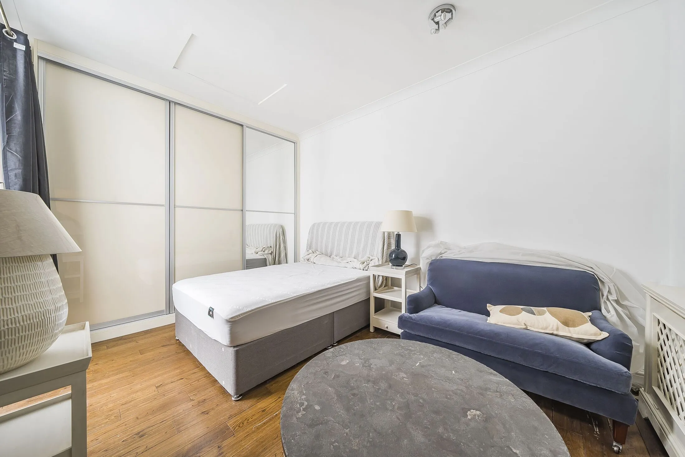 Flat Cranley Gardens in Greater London