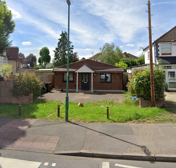 House Gander Green Lane in Greater London