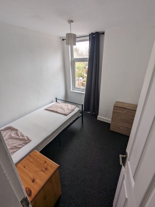 Room Geraldine Road in Birmingham