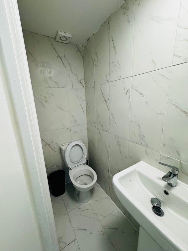 Room Nursery Road in Greater London