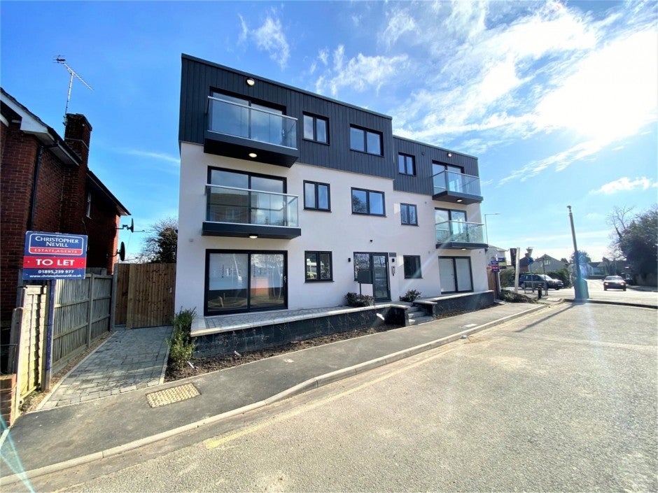 Flat Pield Heath Road in Greater London