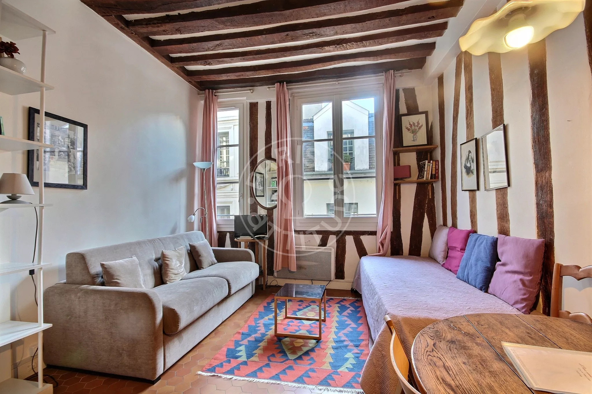 Flat Rue de l'Hôtel Colbert in Paris