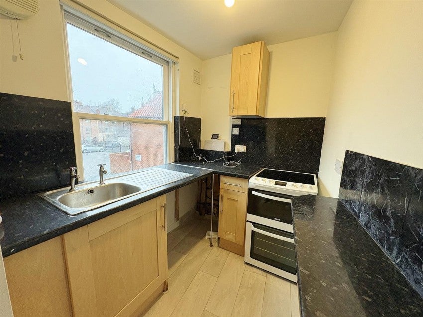 Flat Ousegate in Selby