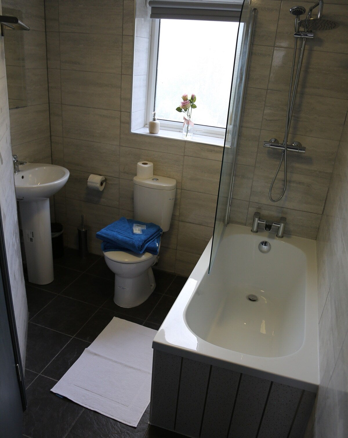 Flat Cheetham Hill in Shaw