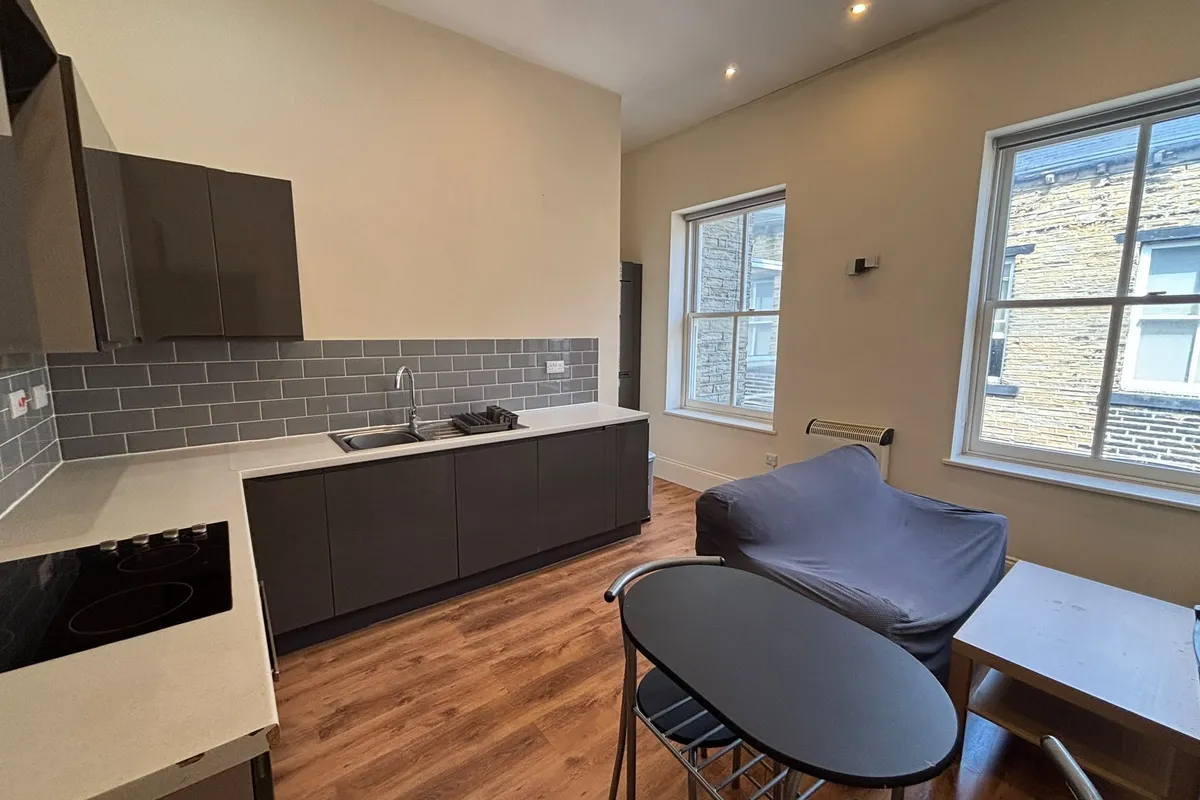 Flat John William Street in Kirklees