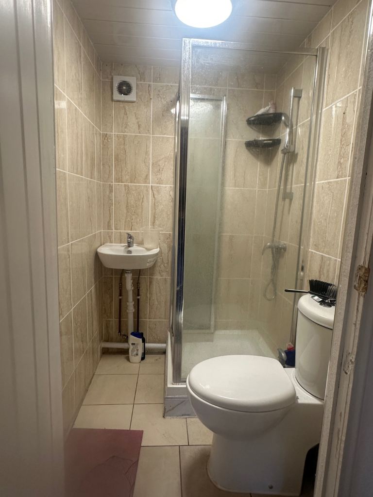 Flat Moat Lane in Luton