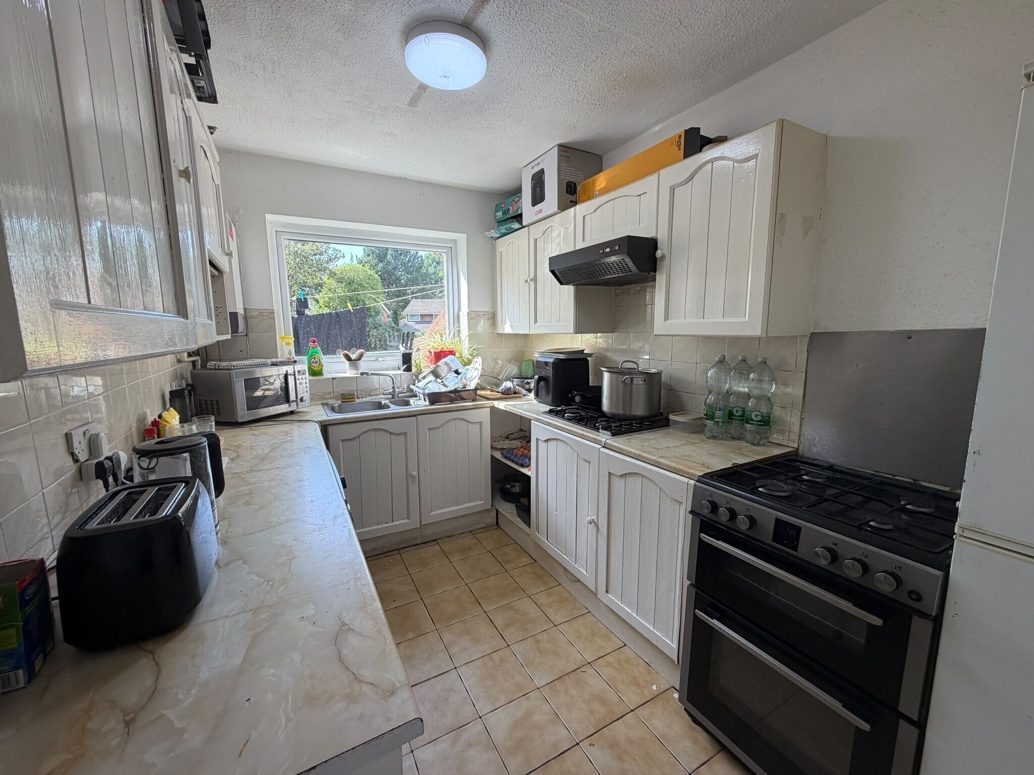 Room Ashfield in Milton Keynes
