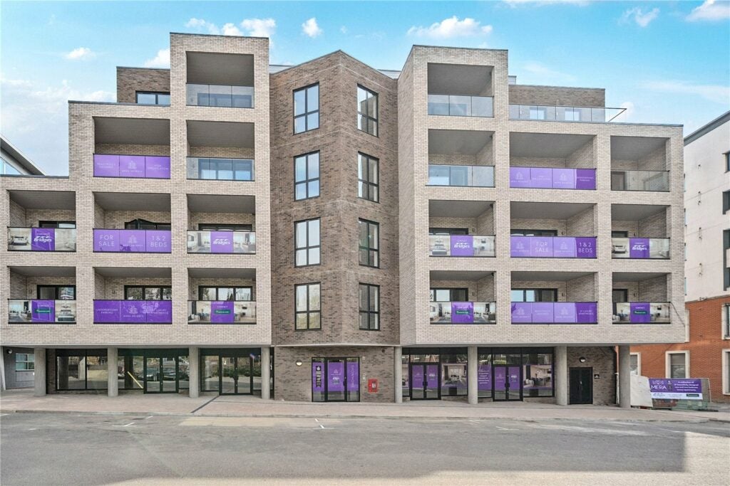 Flat Firgrove Road in Rushmoor