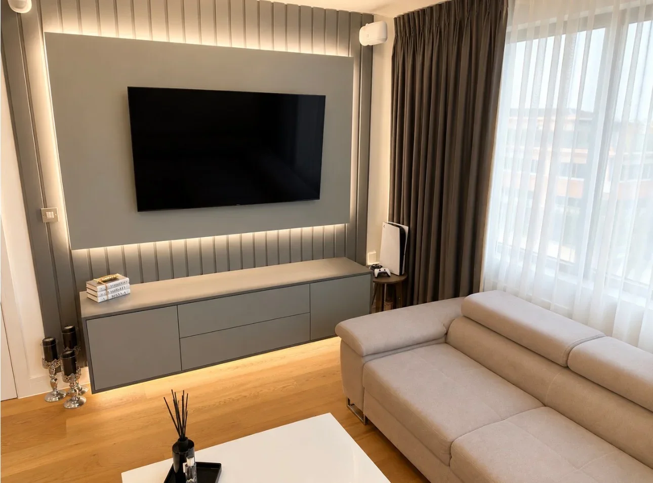 Flat Nobel Drive in Greater London