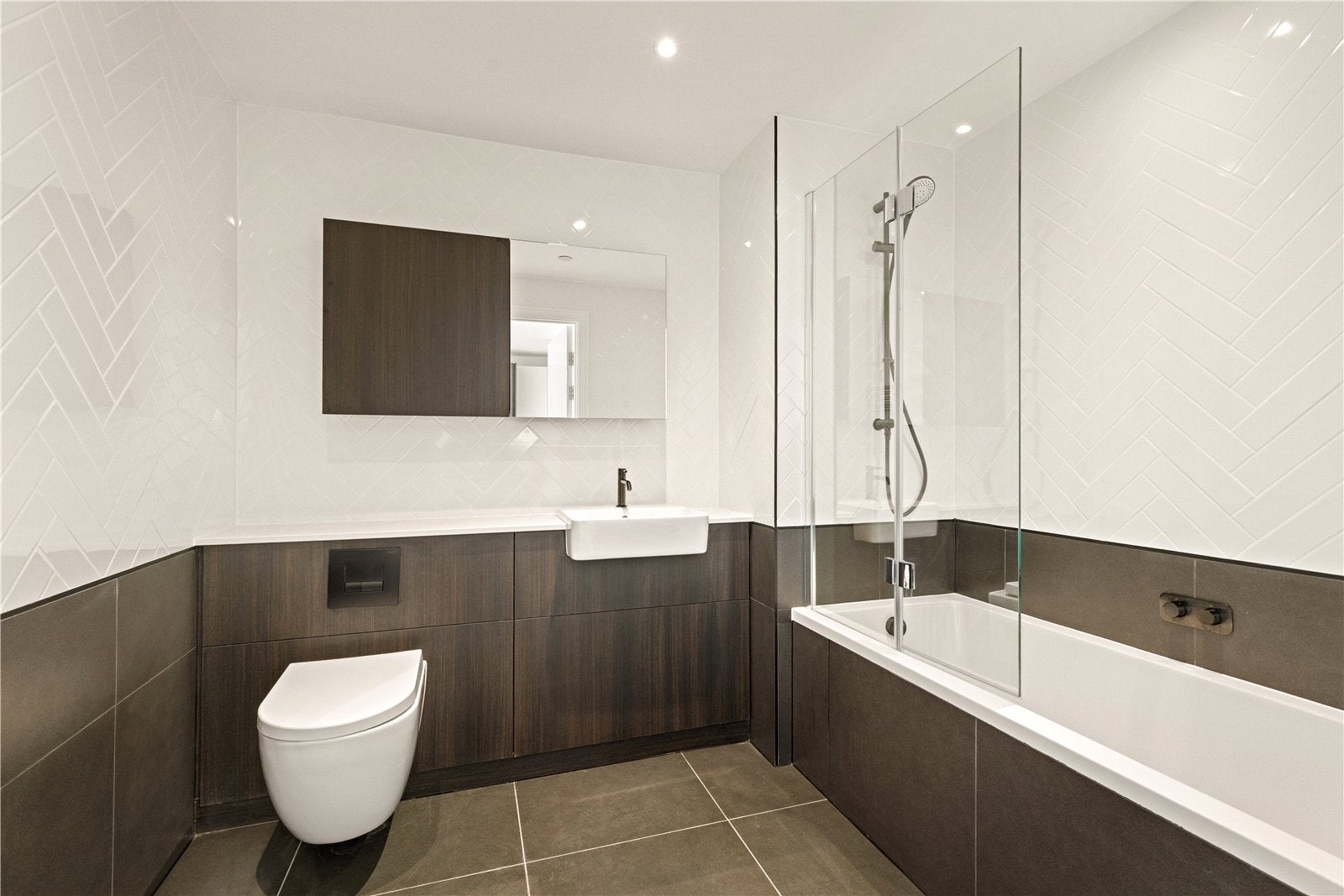 Flat Addison Road in London